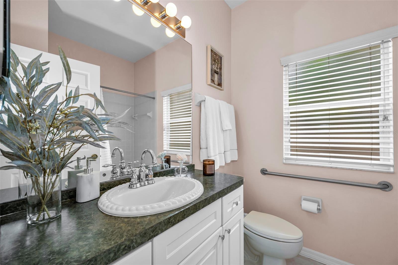 SALEM SQUARE - Residential