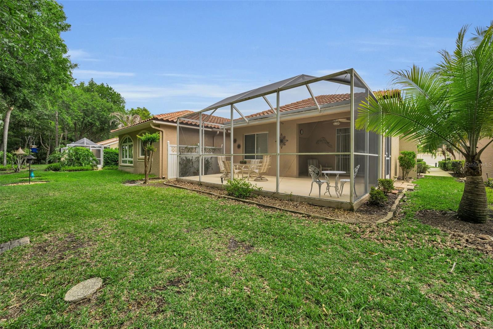 SALEM SQUARE - Residential