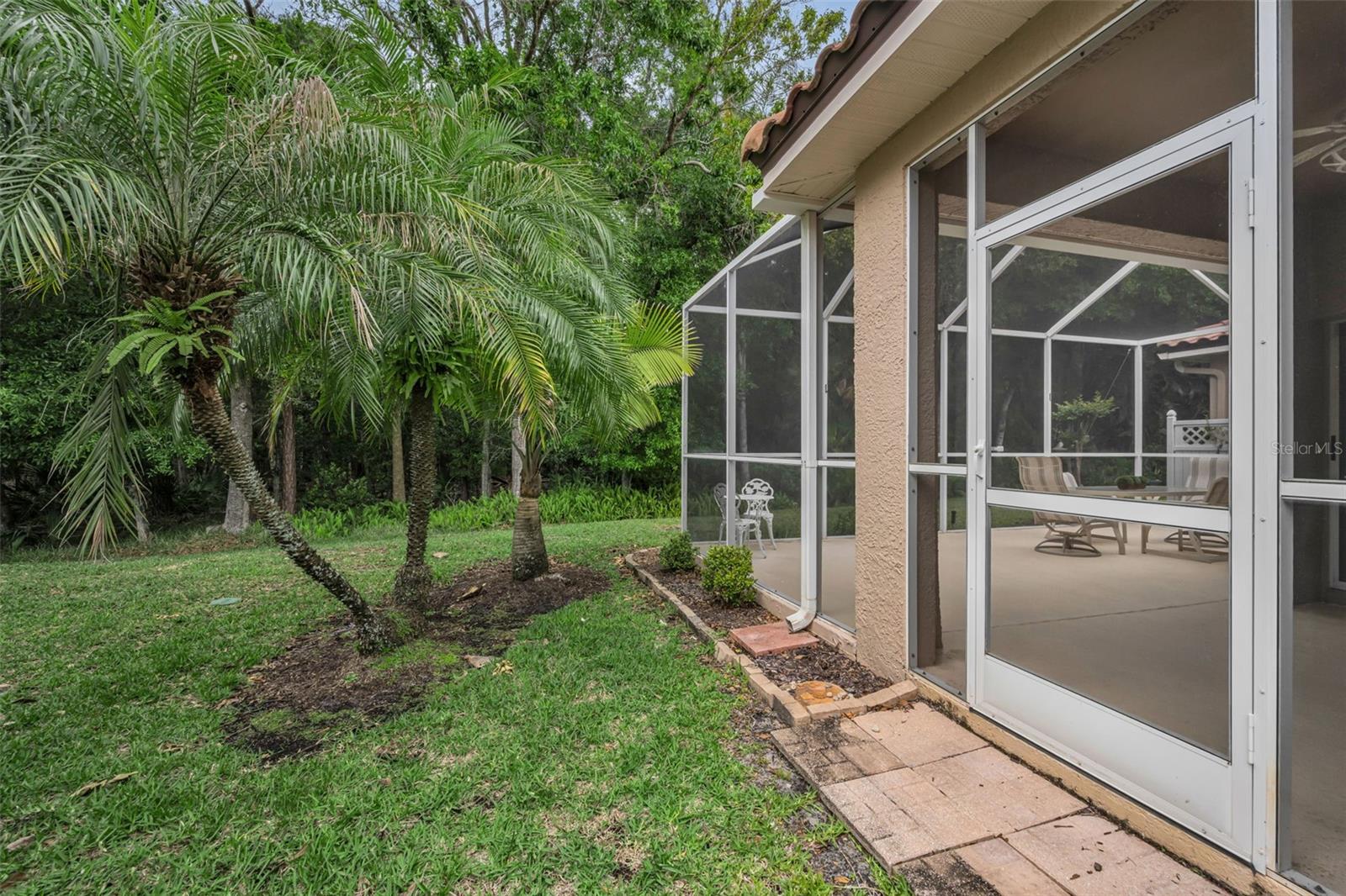 SALEM SQUARE - Residential