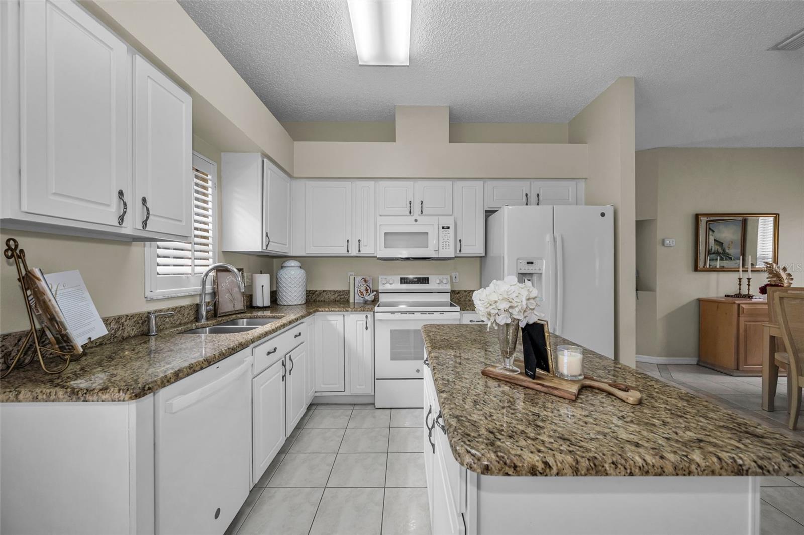 SALEM SQUARE - Residential