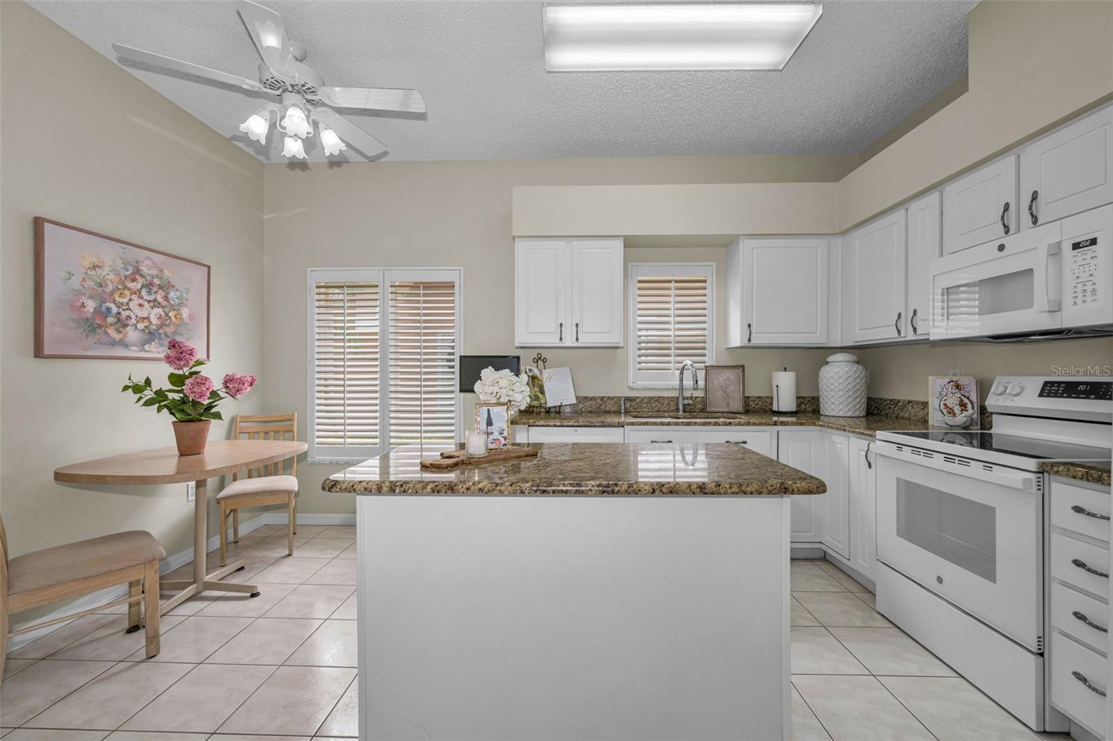 SALEM SQUARE - Residential