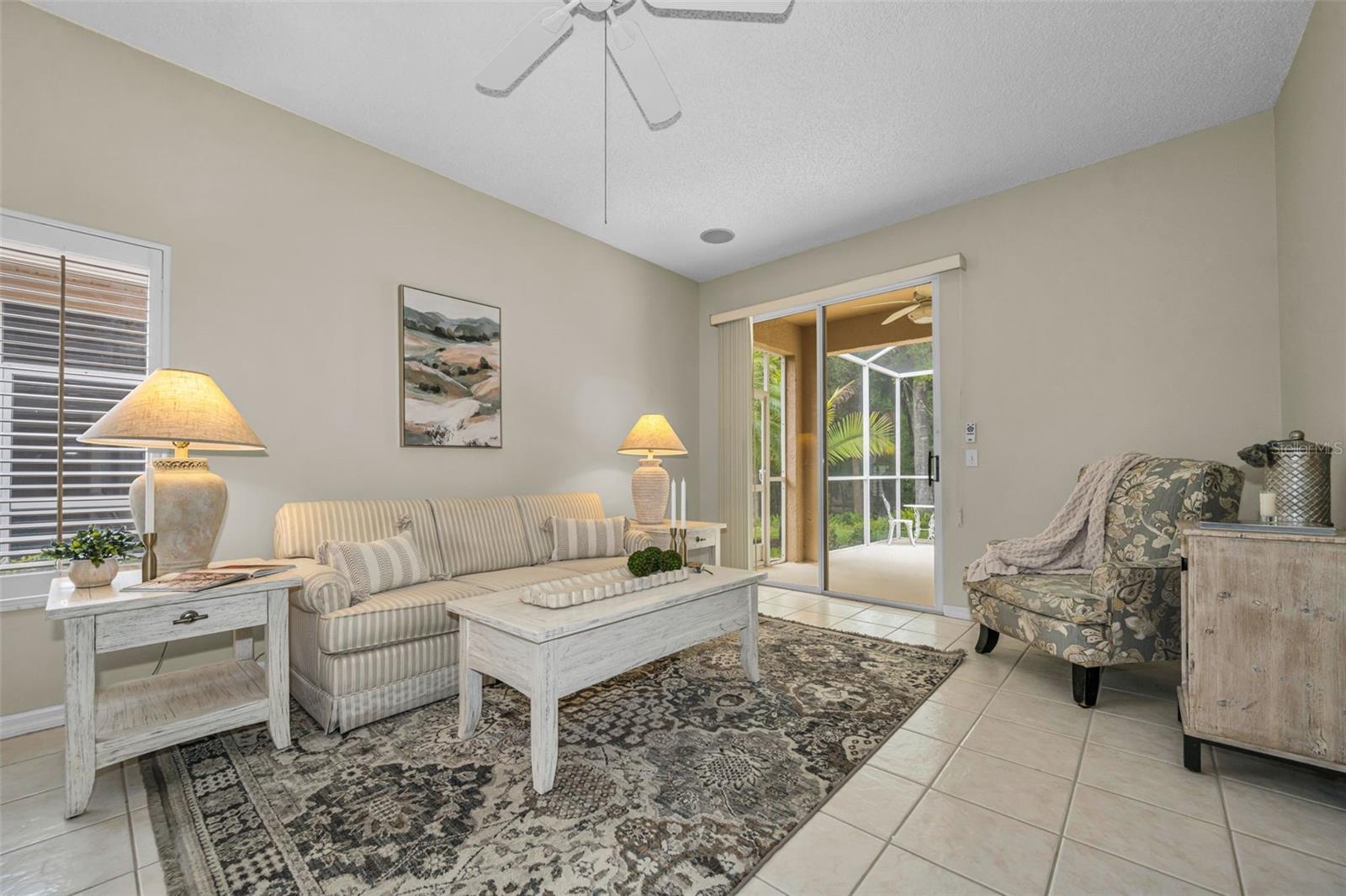 SALEM SQUARE - Residential