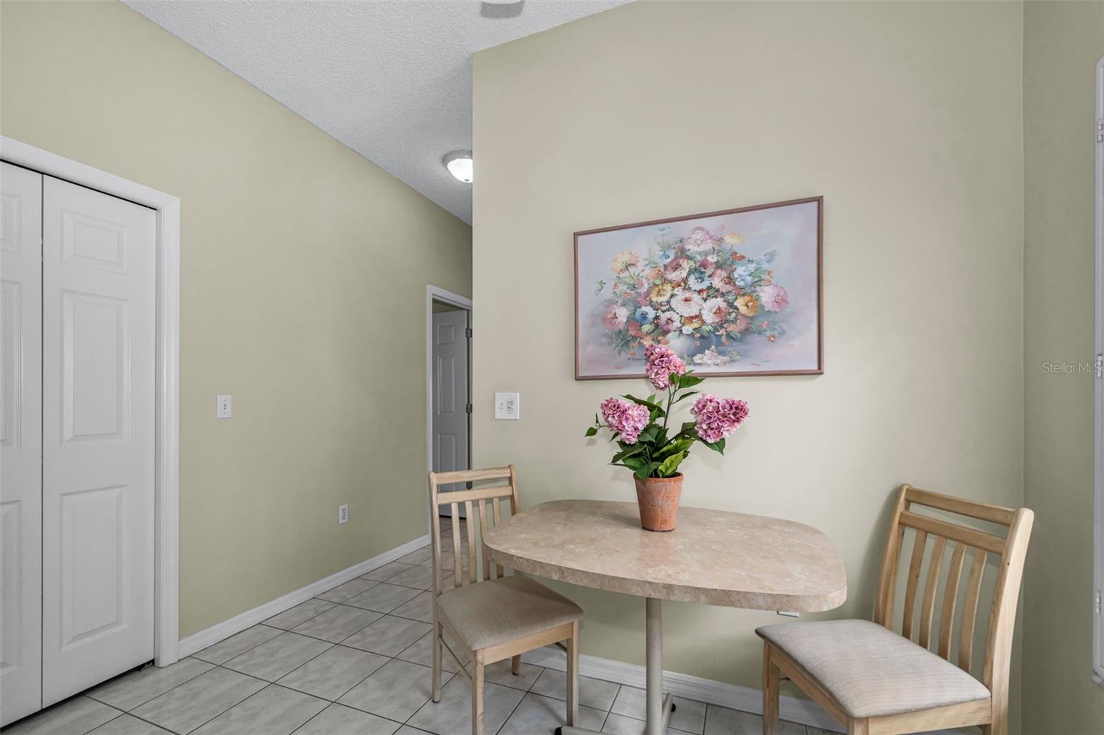 SALEM SQUARE - Residential