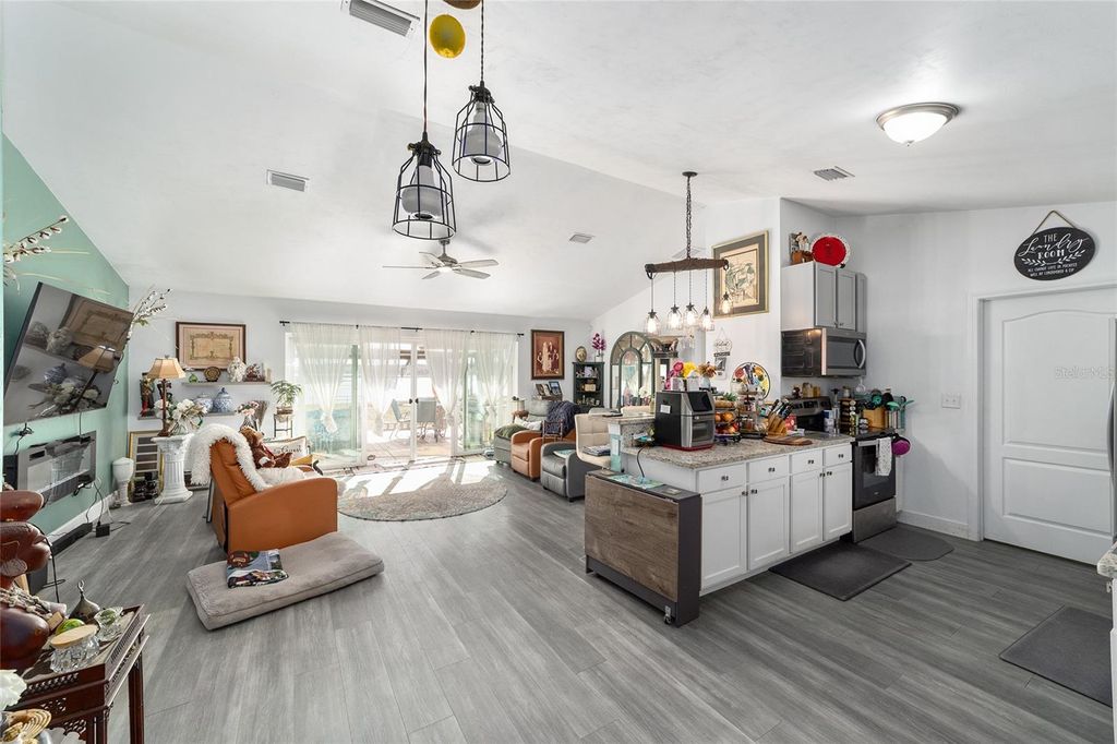 Photo of 2120 SE 41st Way, Trenton, FL 32693 (MLS # OM716379)