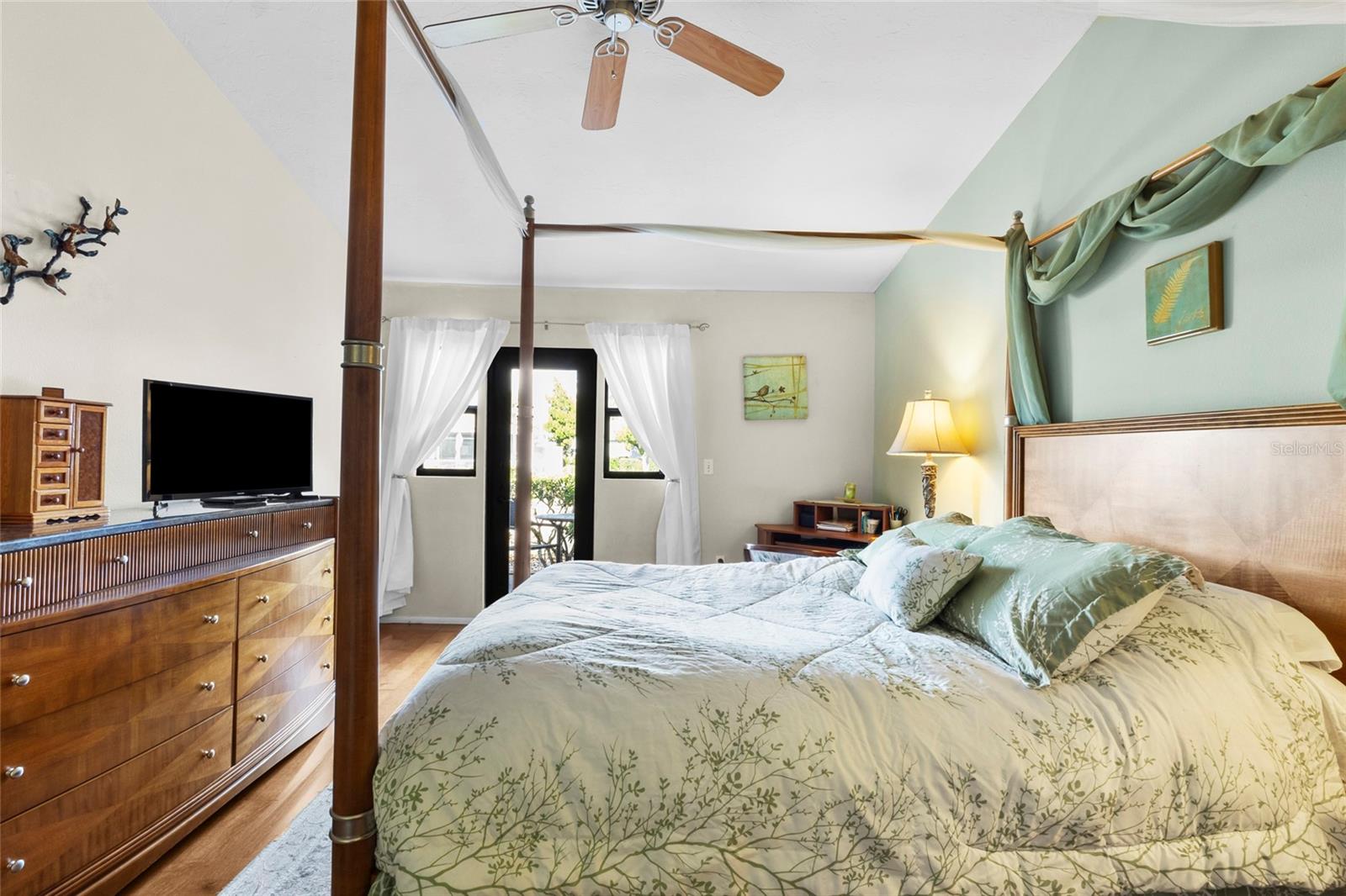 HUNTERS WALK - HAMLETS - Residential