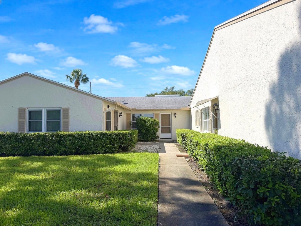 Photo of 3386 39th Street S #B, St Petersburg, FL 33711 (MLS # TB8544772)