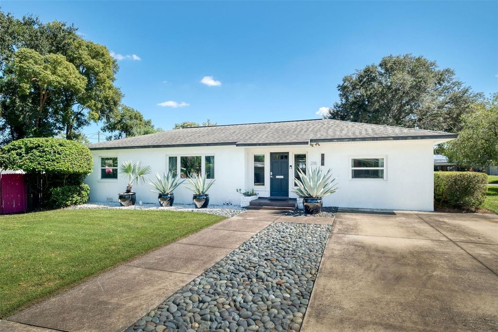 Photo of 218 Orange Terrace Drive, Winter Park, FL 32789 (MLS # O6388723)