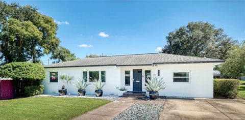 Photo of 218 Orange Terrace Drive, Winter Park, FL 32789 (MLS # O6388723)