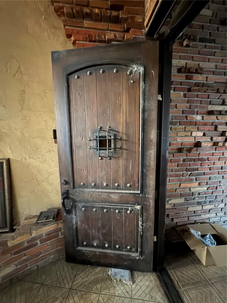 NORTH SHORE/KINGSWAY - Residential