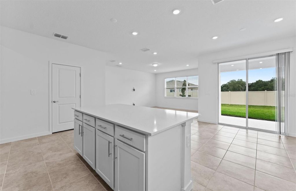 Photo of 9737 Redwood Heights Loop, Thonotosassa, FL 33592 (MLS # TB8397931)