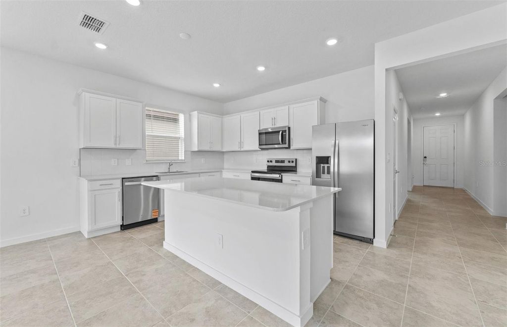 Photo of 9737 Redwood Heights Loop, Thonotosassa, FL 33592 (MLS # TB8397931)