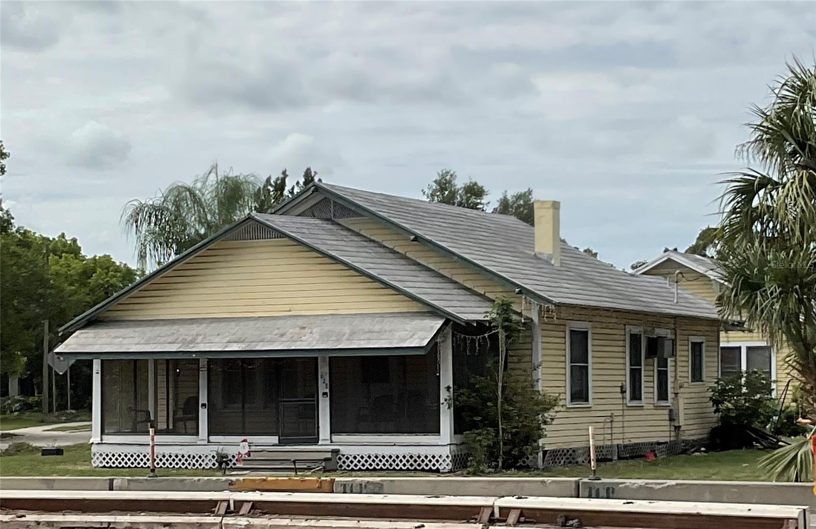 628 E MAGNOLIA STREET