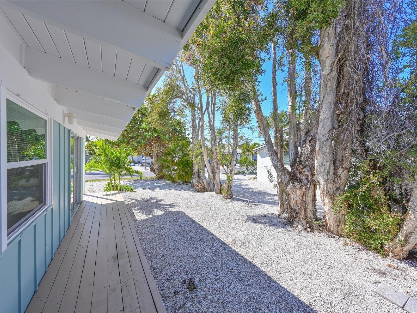 LUANA ISLES - Residential