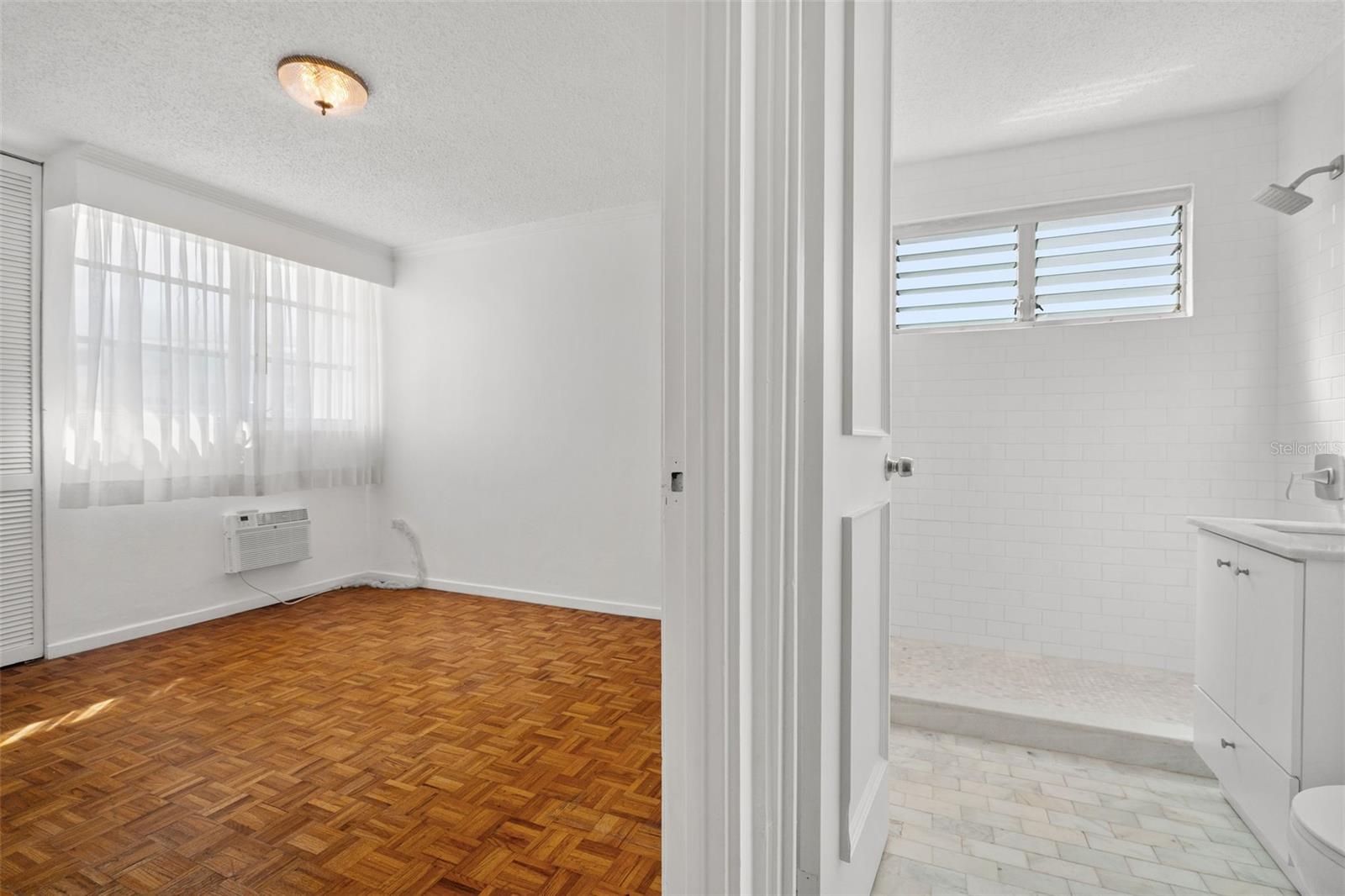 PALMA REAL CONDOMINIUM - Residential Lease