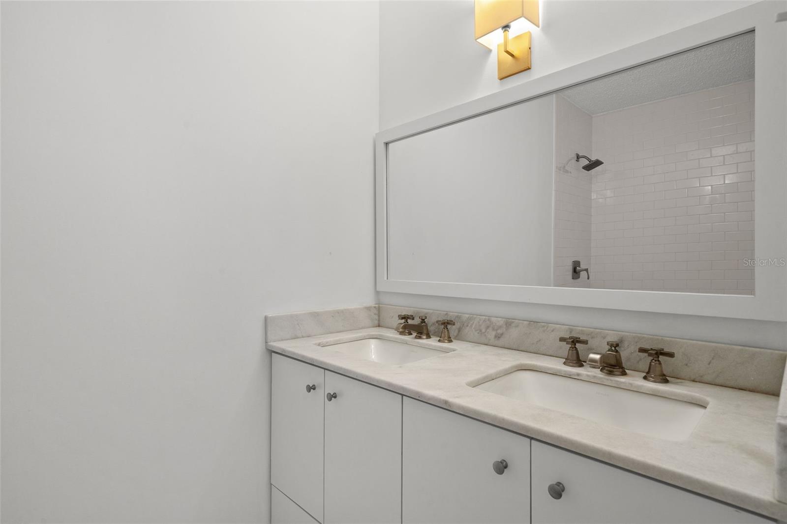 PALMA REAL CONDOMINIUM - Residential Lease