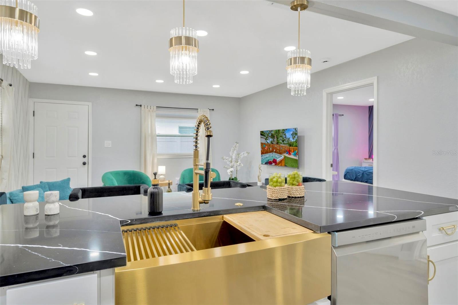 PINE RIDGE - Residential