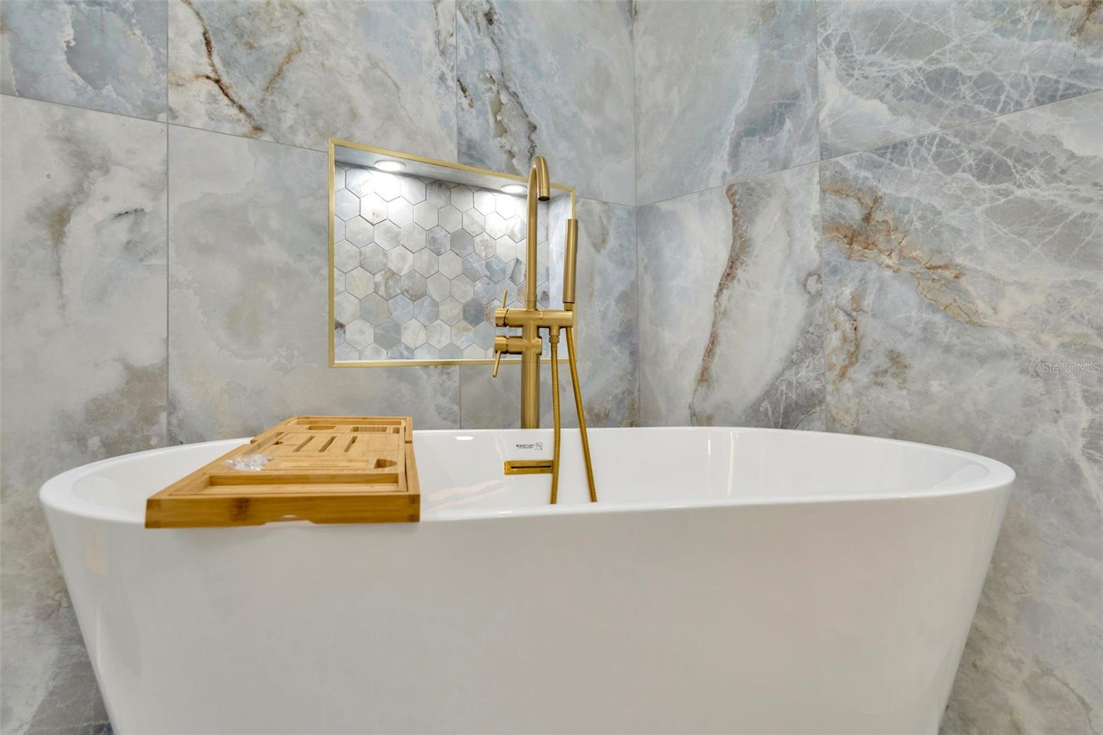 PINE RIDGE - Residential