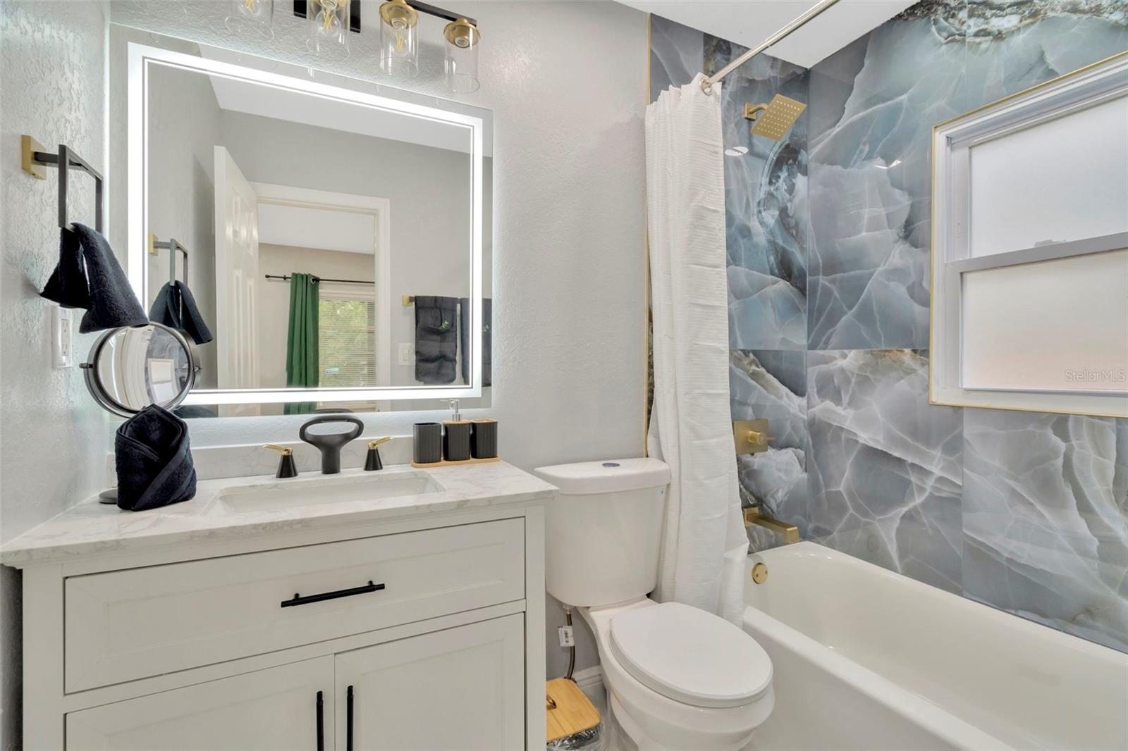 PINE RIDGE - Residential