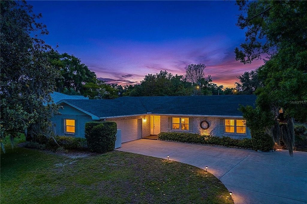 Photo of 281 Paradise Island Drive, Haines City, FL 33844 (MLS # P4938430)