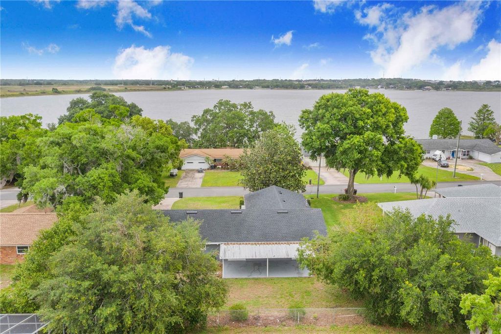 Photo of 281 Paradise Island Drive, Haines City, FL 33844 (MLS # P4938430)