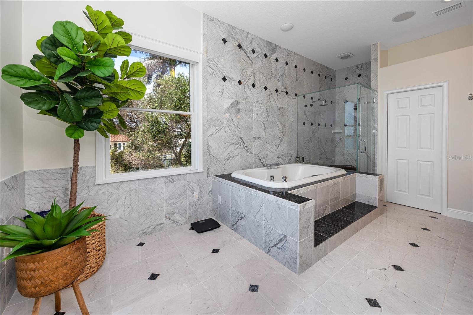 VENETIAN ISLES - Residential