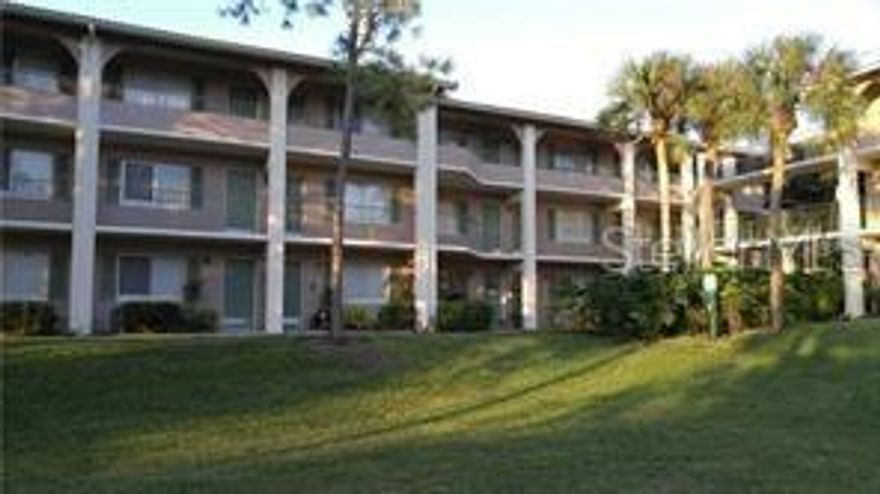 Beautiful 1 bedroom 1 bath condo, on the 3rd floor. Lovely amenities which include 2 pools, tennis courts, BBQ and car wash area. Great location! Next to Uptown Altamonte with all shopping, restaurants, hospital and major roads, 2 minutes walking distance from Uptown Altamonte / Cranes Roost walking bridges. Enjoy the entertainment at Uptown Altamonte on the weekends. Close to the mall, restaurants, movie theatre, Florida hospital and many shops. MUST SEE!!