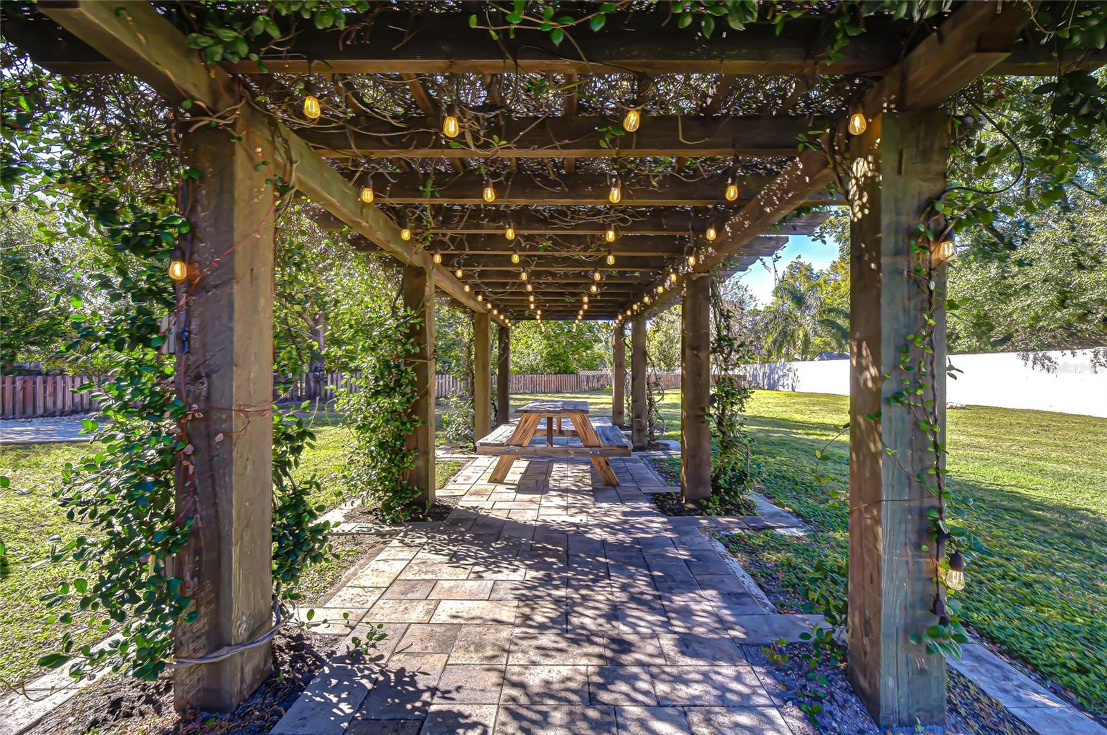 LAKE MAURINE SUB - Residential