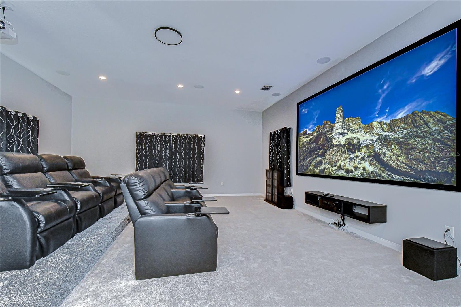 LAKE MAURINE SUB - Residential