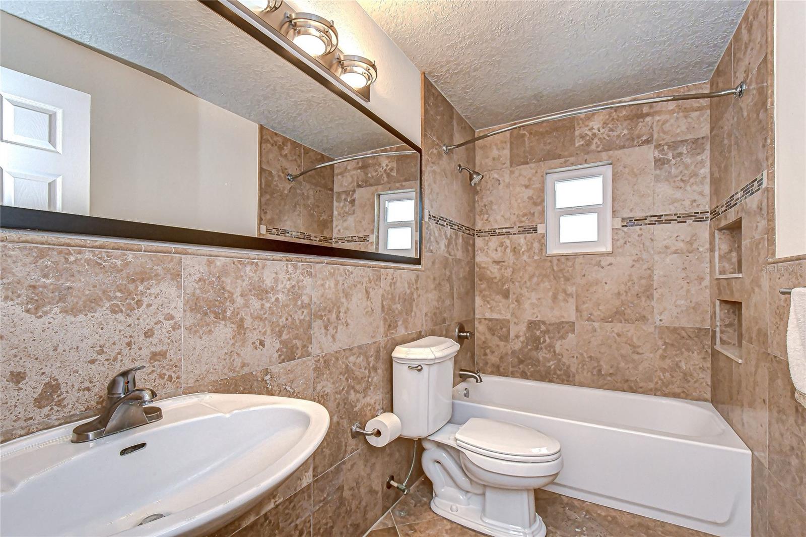 LAKE MAURINE SUB - Residential