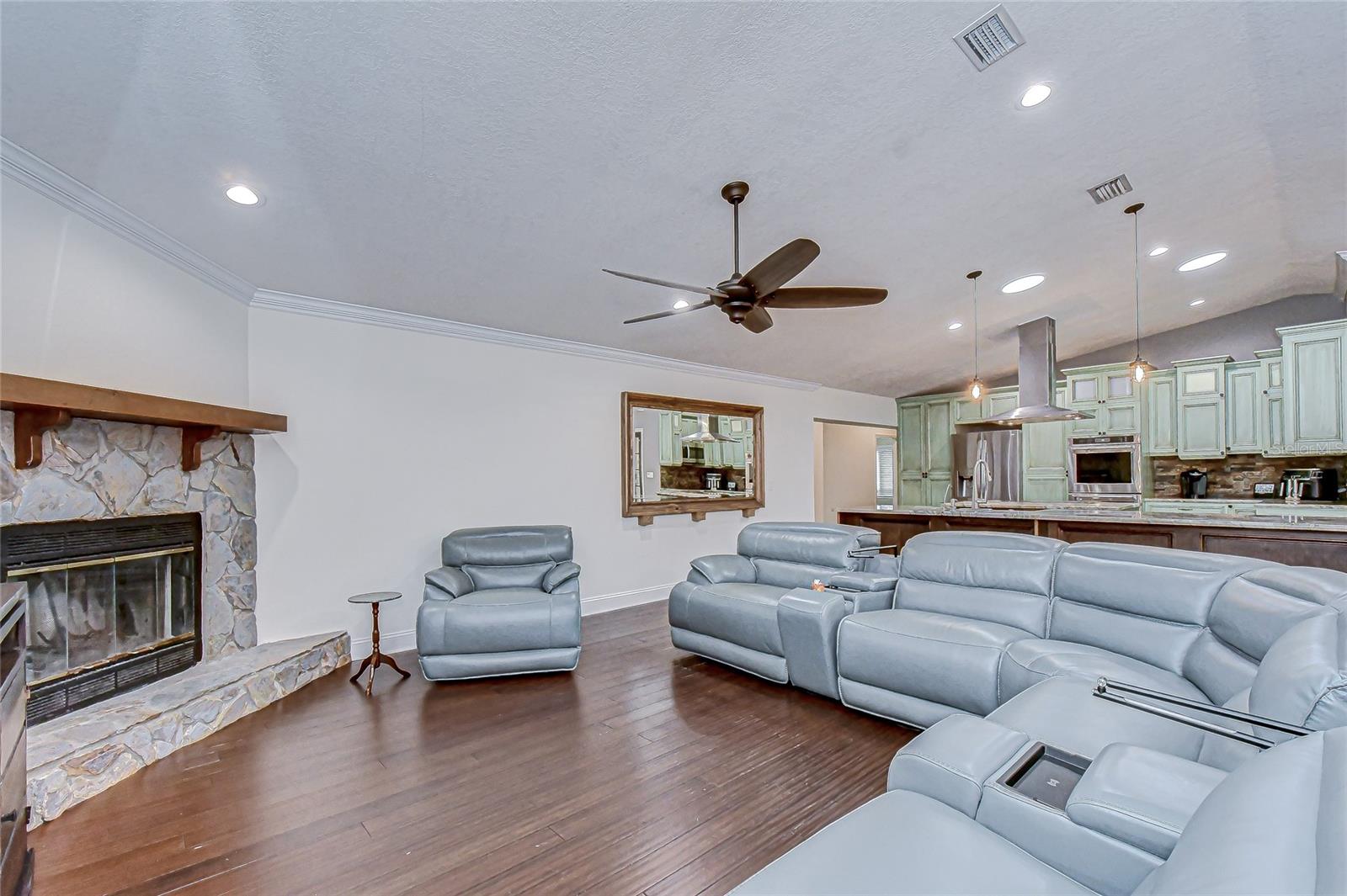 LAKE MAURINE SUB - Residential