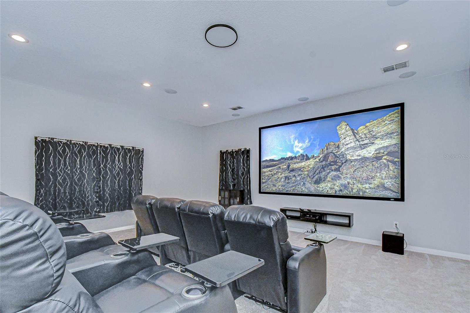 LAKE MAURINE SUB - Residential