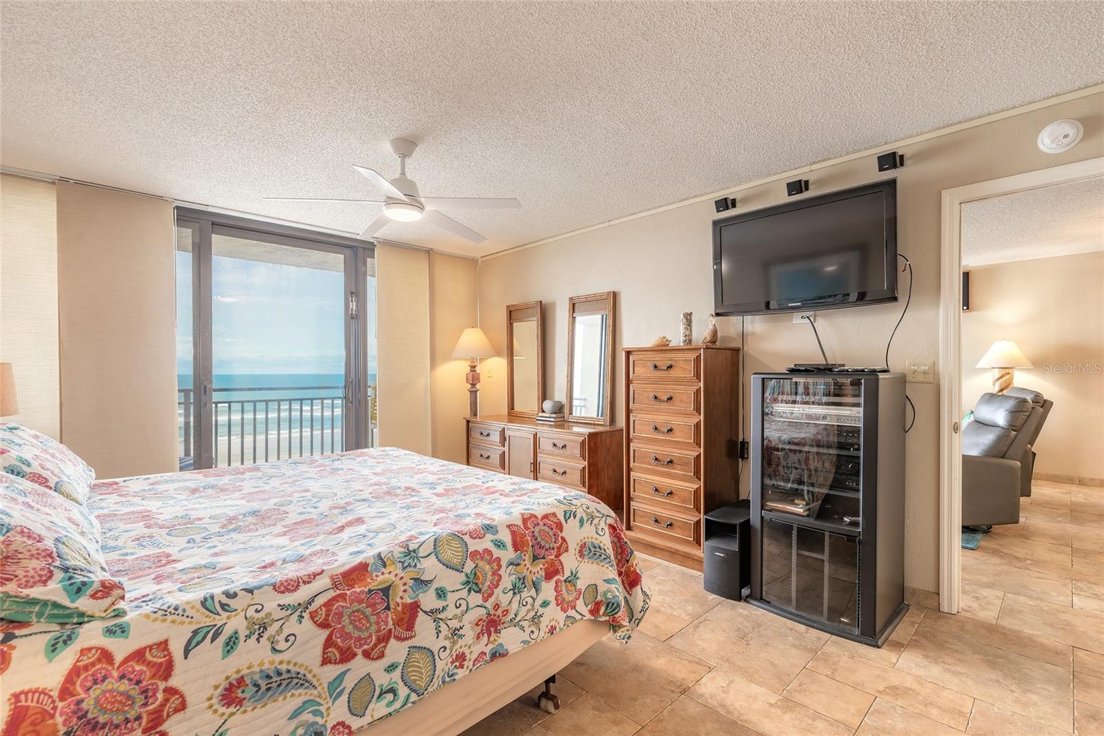 MOONTIDE CONDO - Residential