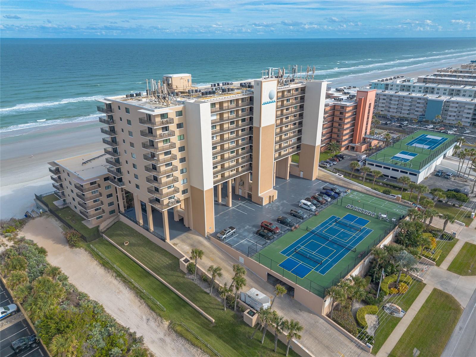 MOONTIDE CONDO - Residential