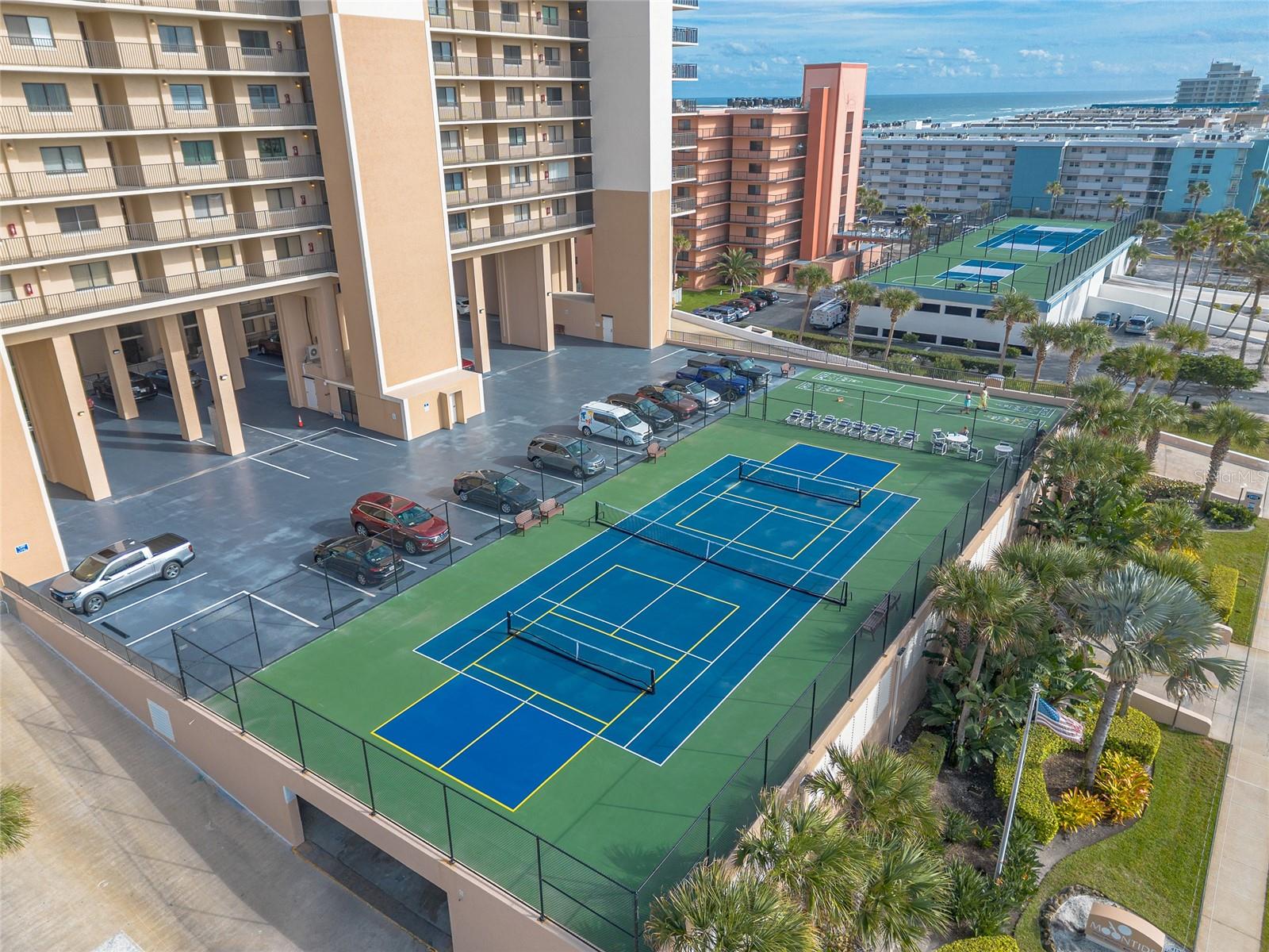 MOONTIDE CONDO - Residential