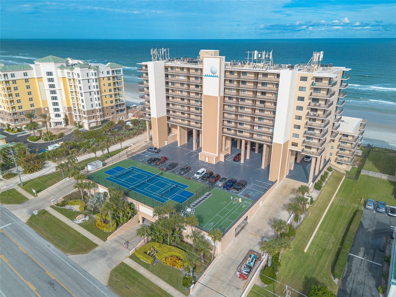 MOONTIDE CONDO - Residential