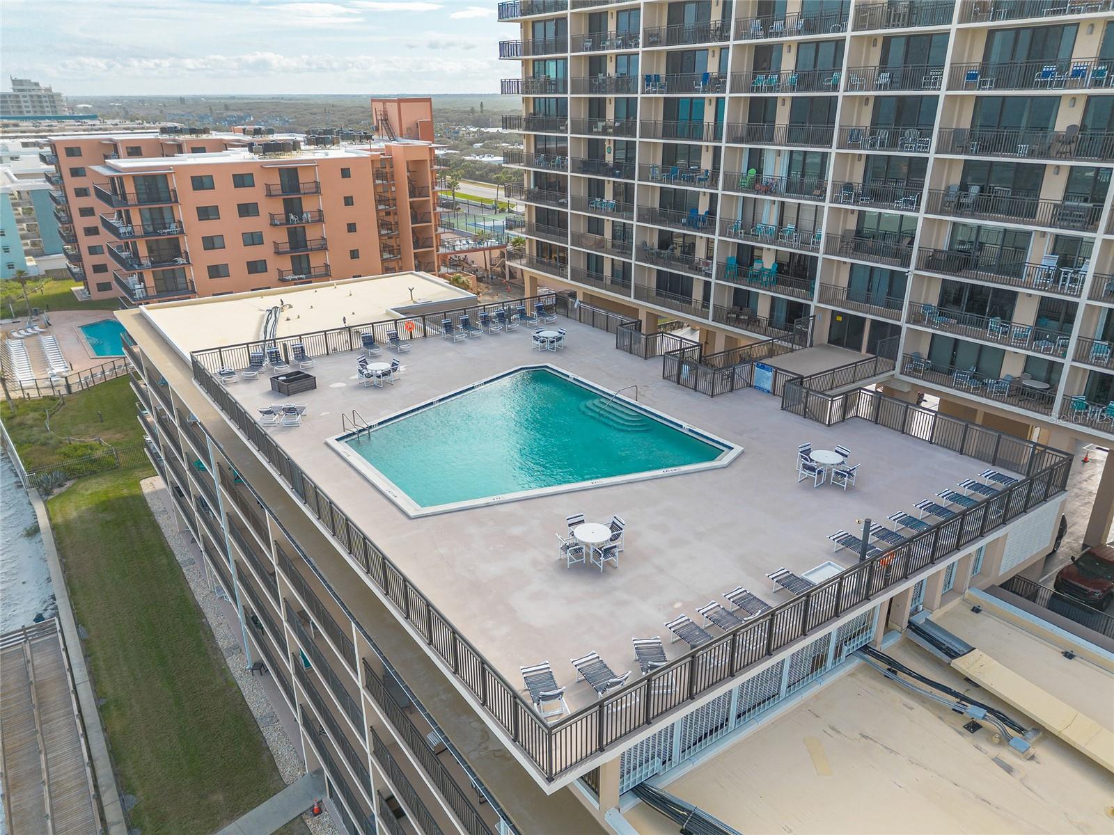 MOONTIDE CONDO - Residential