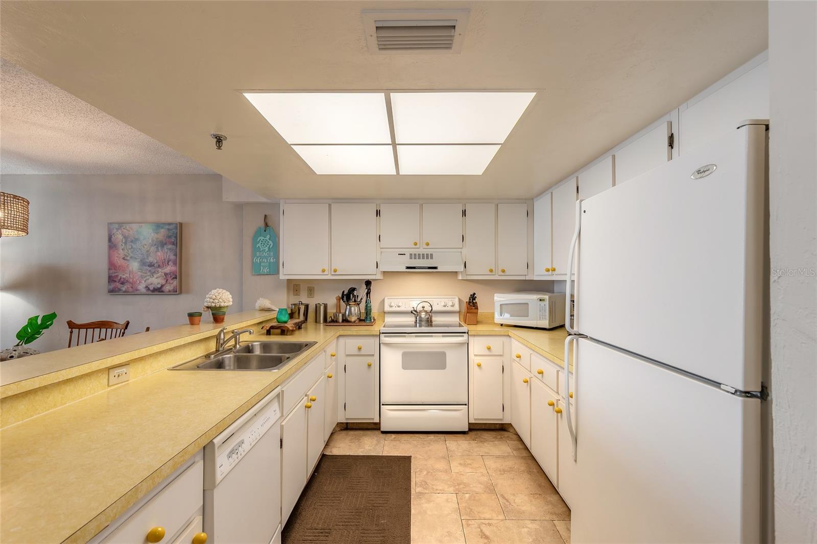 MOONTIDE CONDO - Residential