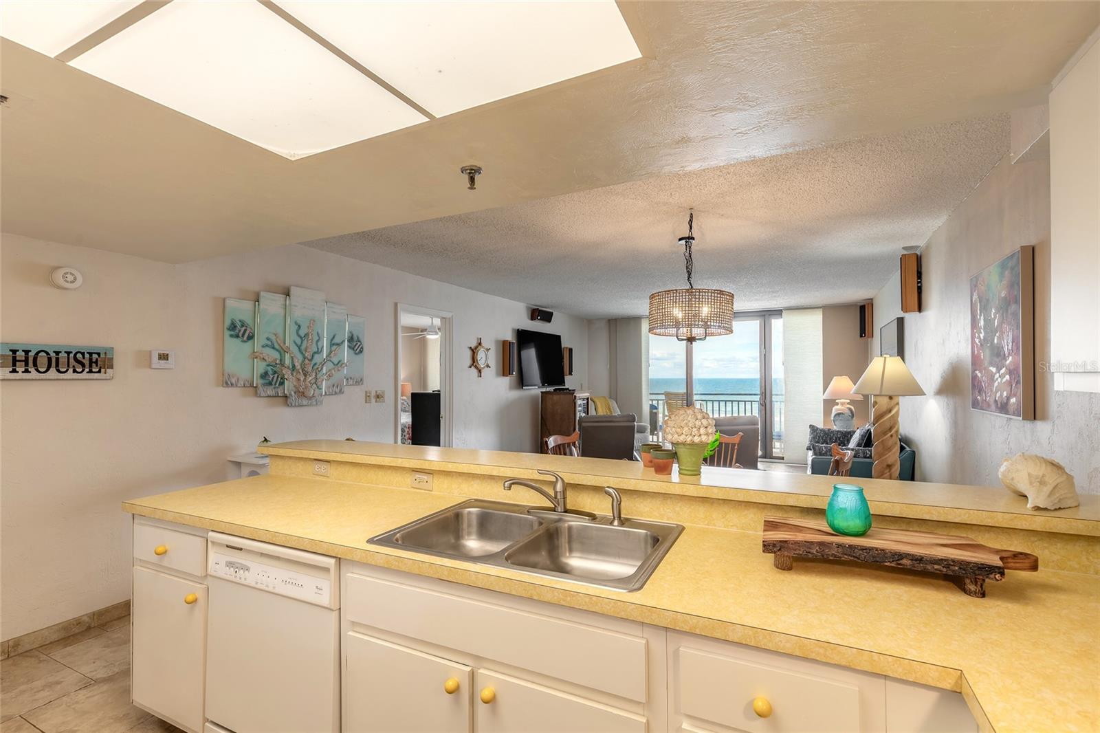 MOONTIDE CONDO - Residential