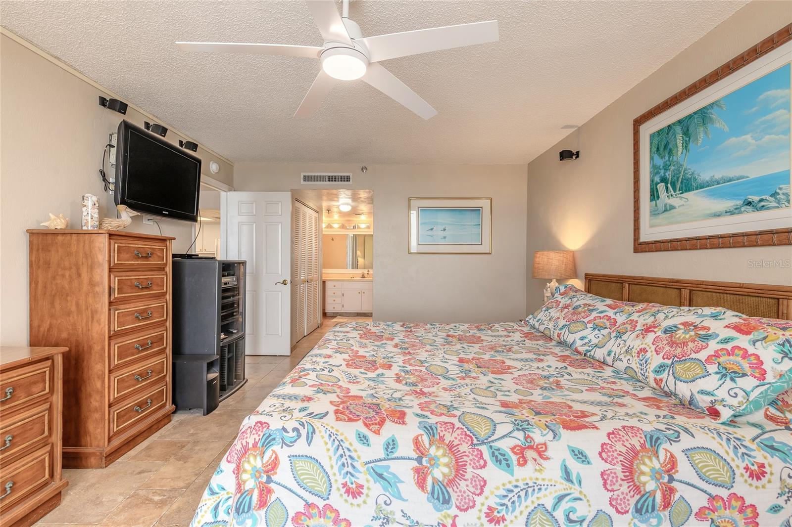 MOONTIDE CONDO - Residential