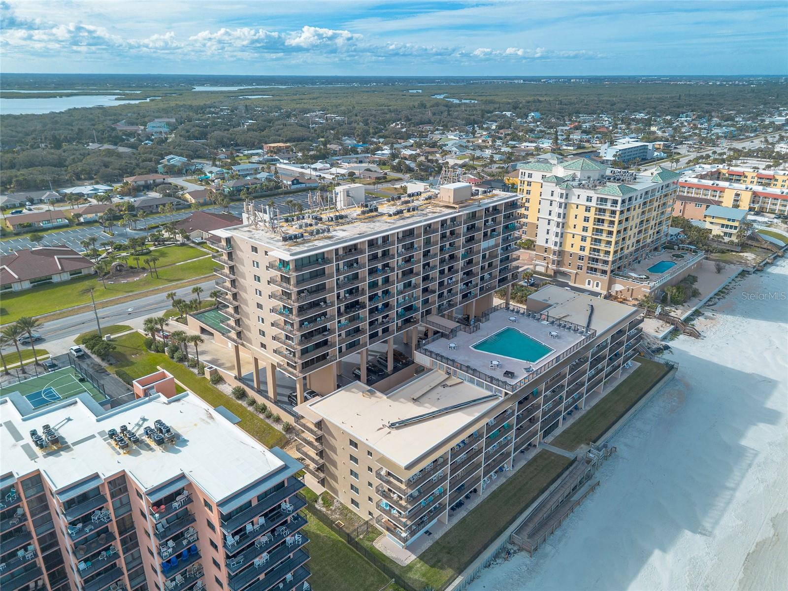 MOONTIDE CONDO - Residential