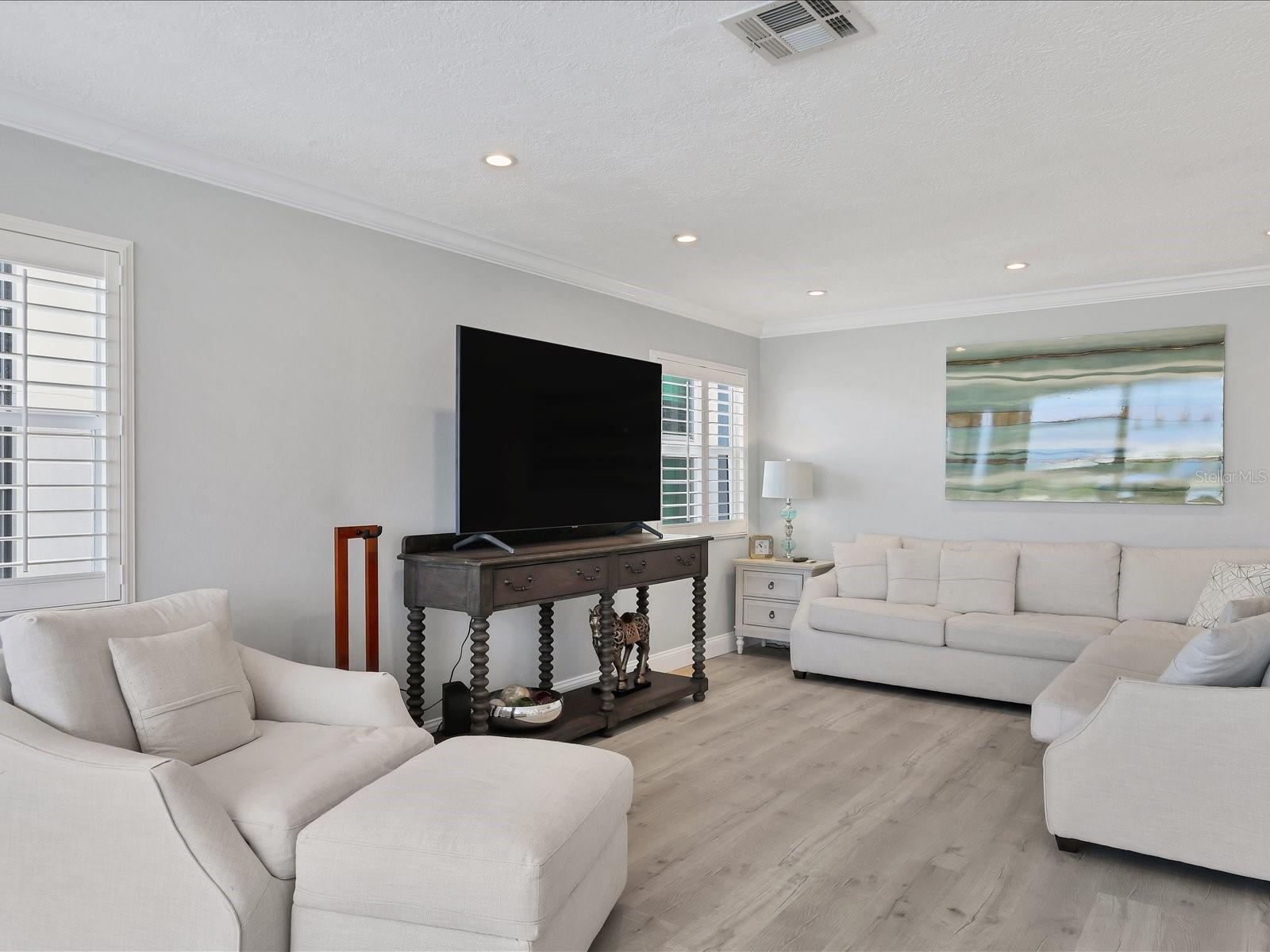 HARBOR HOUSE WEST - Residential Lease
