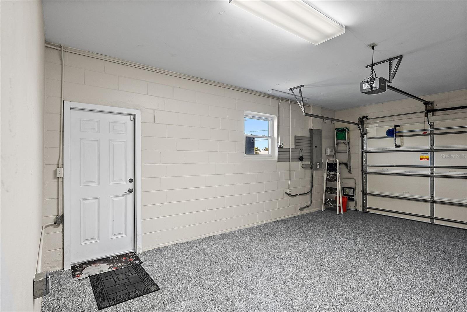 CAPRI ISLE SUB - Residential