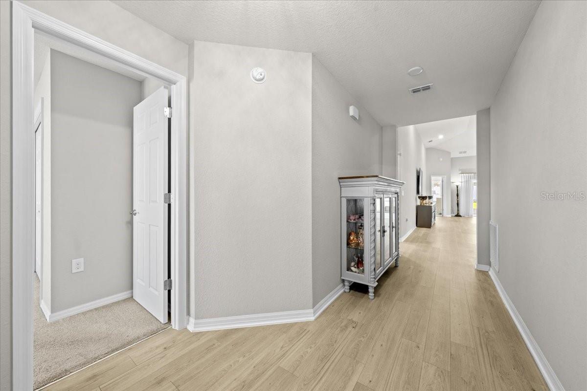 1041 MONTGOMERY LANE