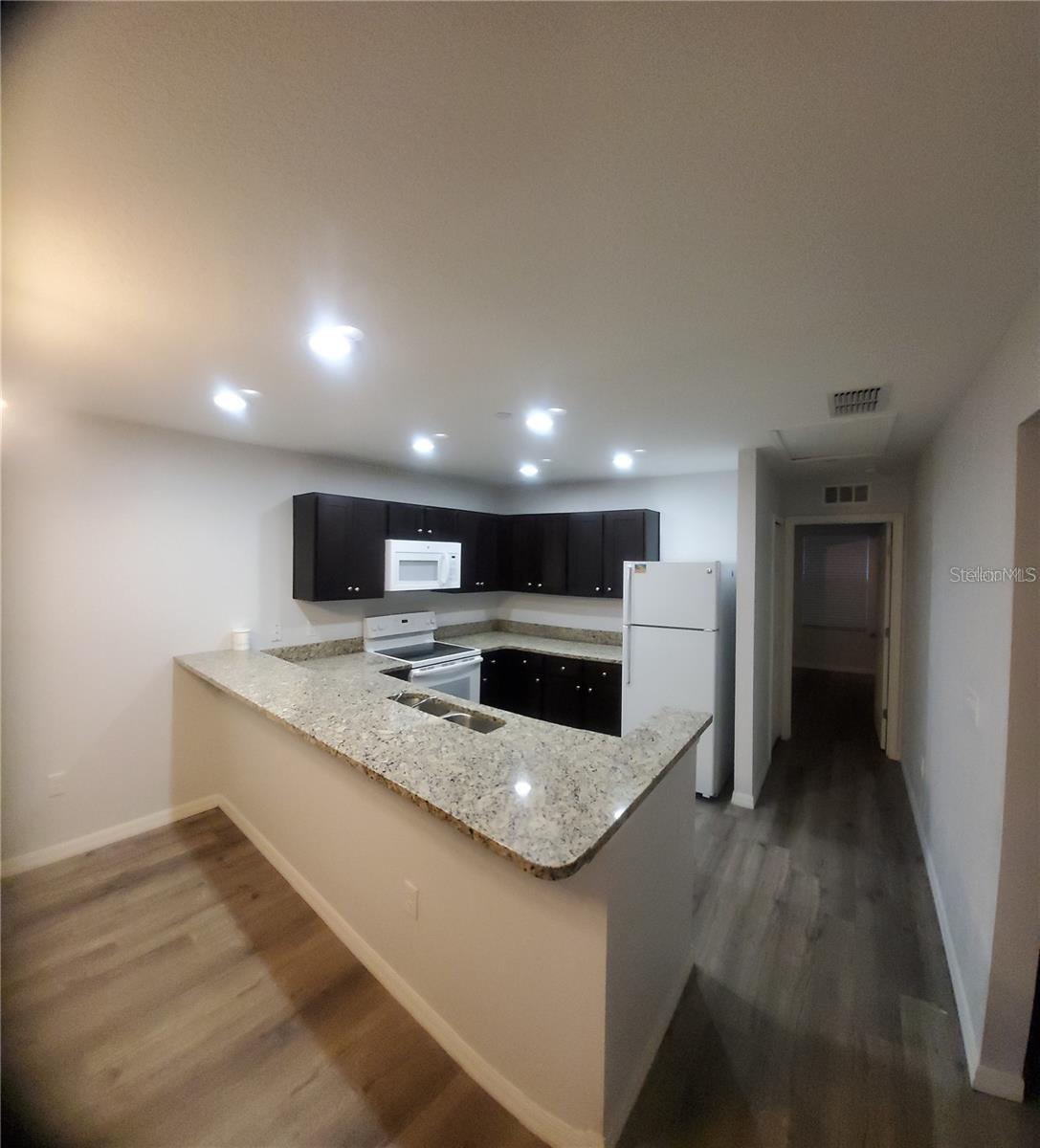 BUENAVENTURA LAKES UNIT 01 - Residential Lease