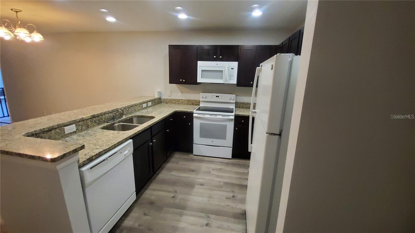 BUENAVENTURA LAKES UNIT 01 - Residential Lease