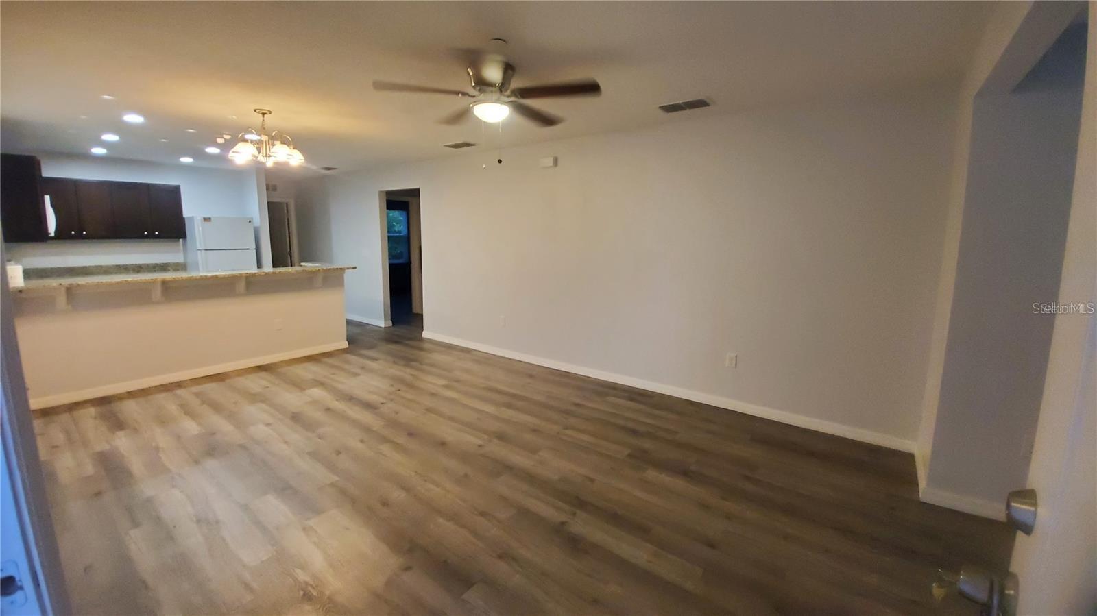 BUENAVENTURA LAKES UNIT 01 - Residential Lease