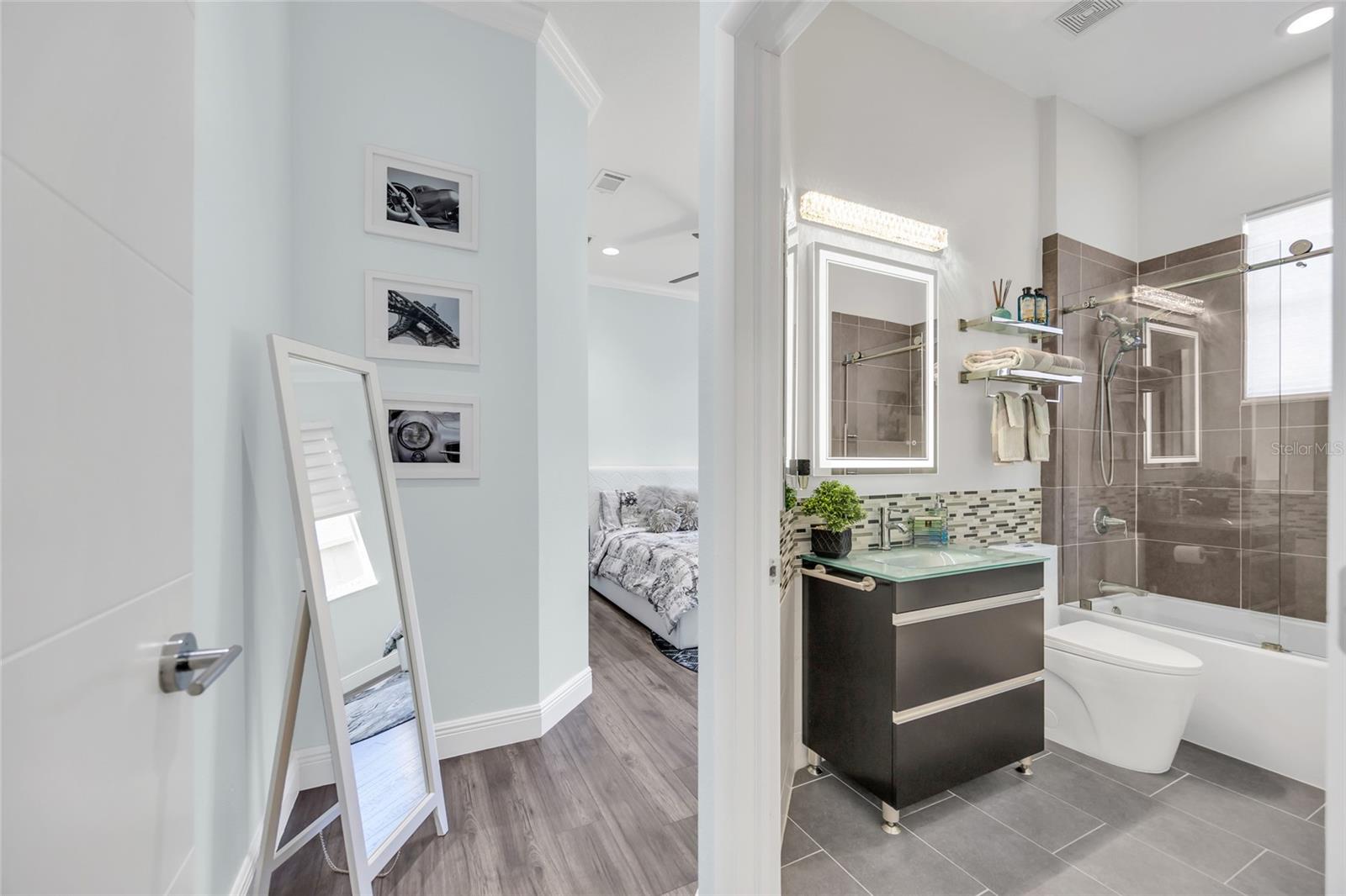 OAKS WINDERMERE 47/57 - Residential