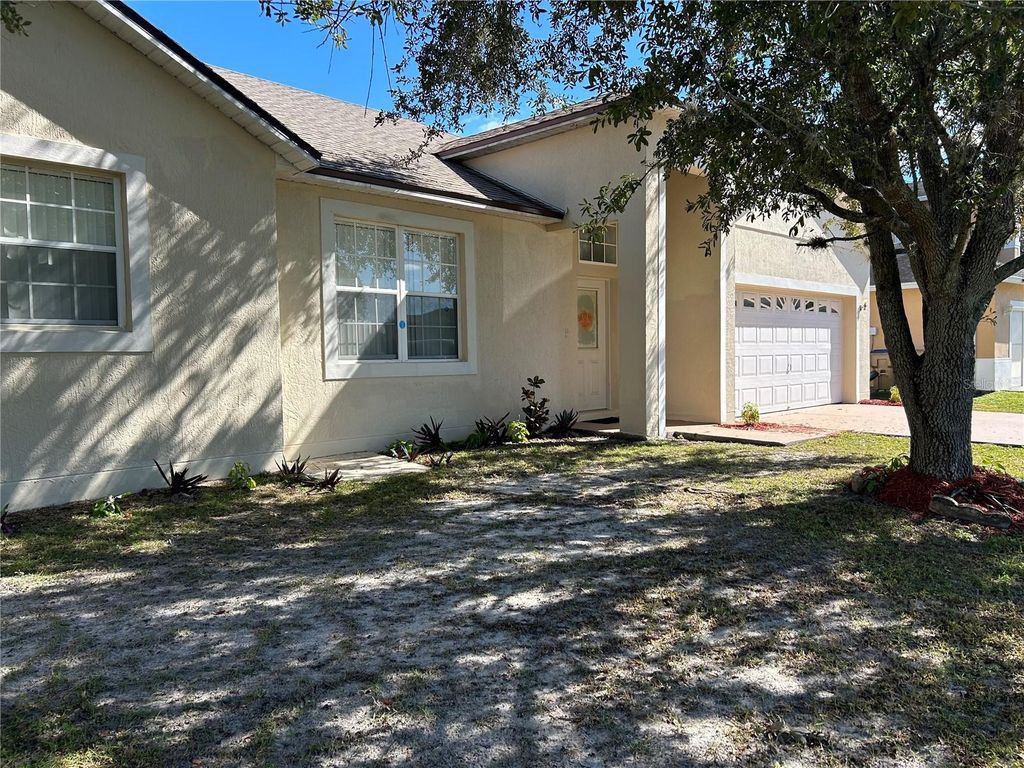 Photo of 425 Bridgewater Court, Kissimmee, FL 34758 (MLS # O6358422)
