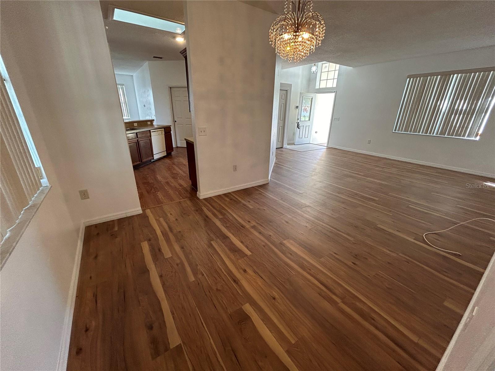 425 BRIDGEWATER COURT