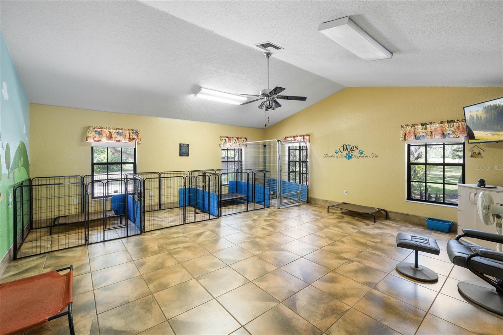 GULF COAST ACRES - Residential